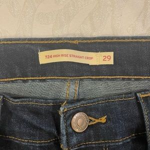 Levi’s 724 high rise straight crop